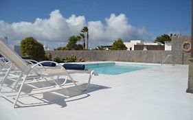 Villa Lola